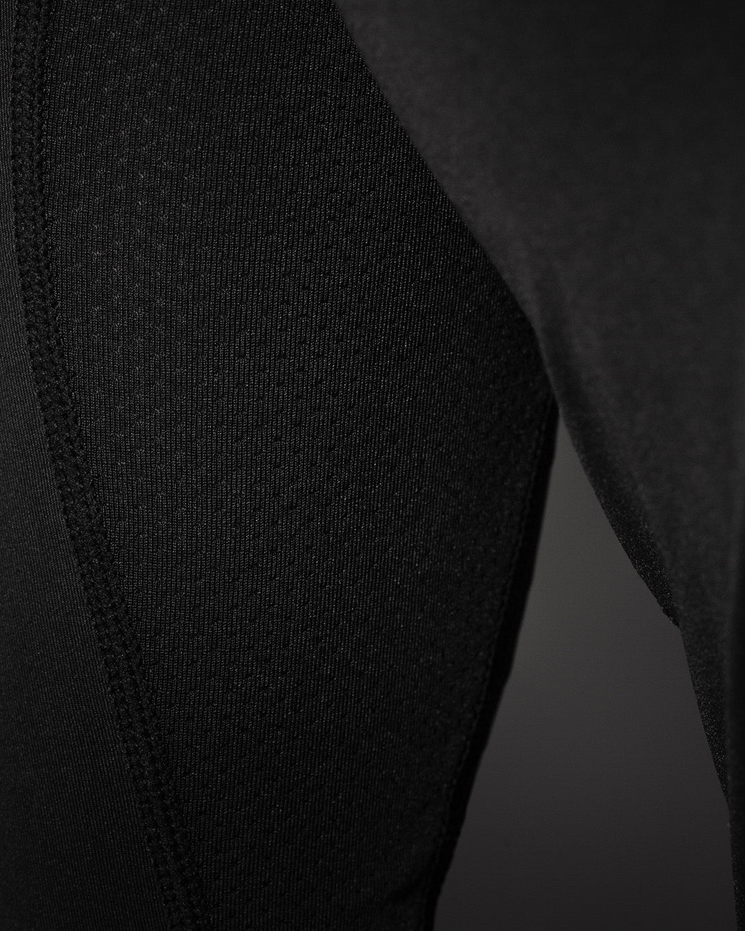 Saddler Compression Long Sleeve T-Shirt - Black